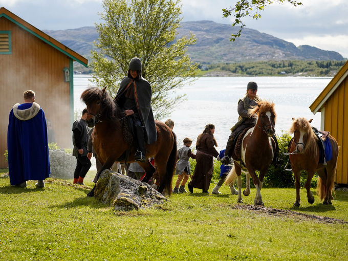 Spelet tar utgangspunkt i hendelser som fant sted her på Vevelstad. Foto: Liv Anette Luane, Det kongelige hoff